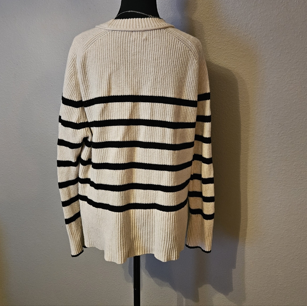 A New Day Medium Womens Cream And Black Crew Neck Sweater - Picture 3 of 5